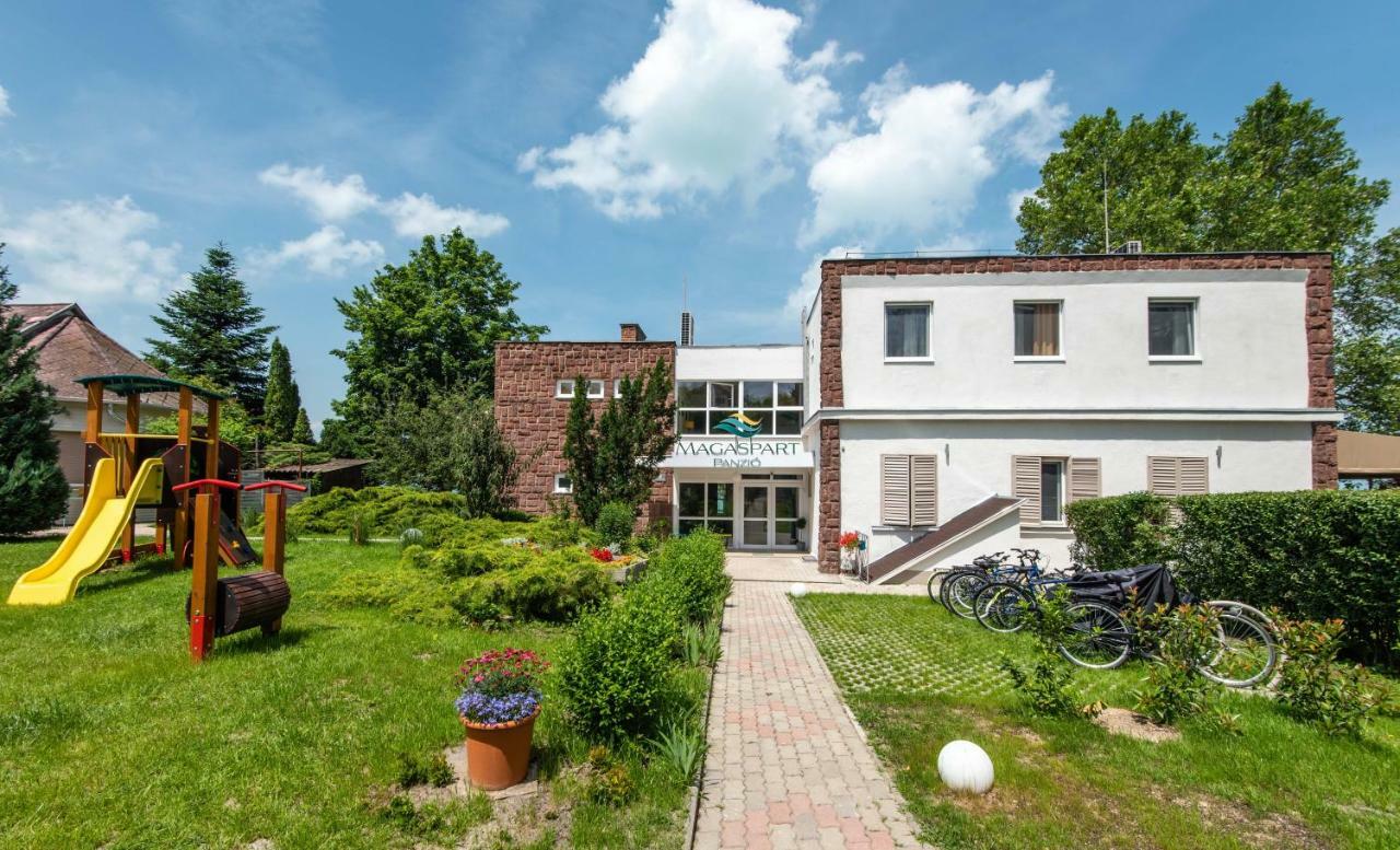 Magaspart Panzio Balatonföldvár Esterno foto